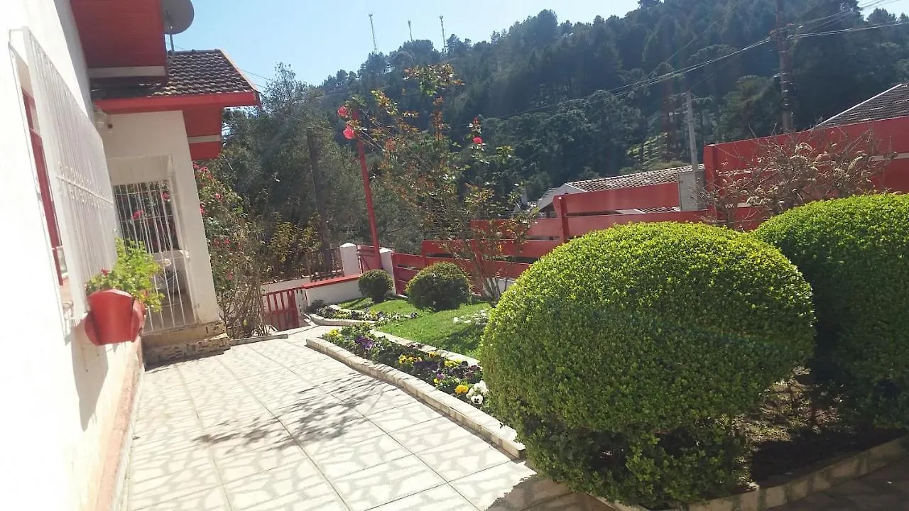 Hospedagem Virginia Bracelli Campos do Jordão Värdshus
